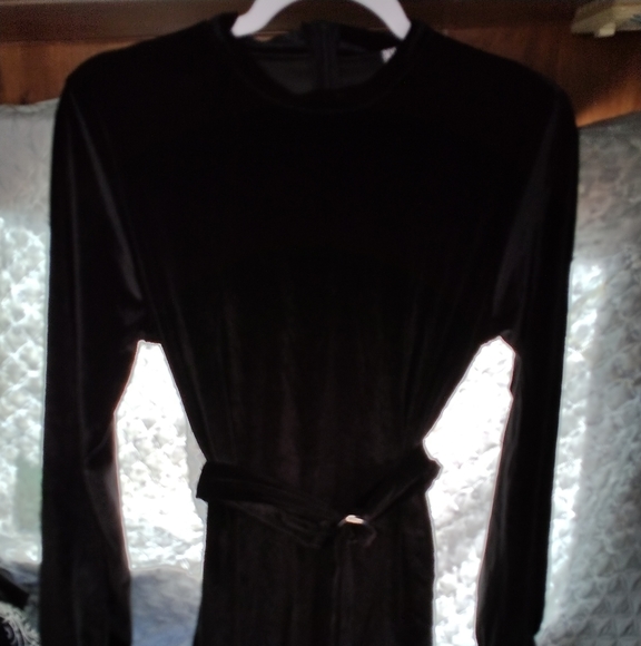 Top - Picture 2 of 2